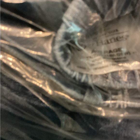 Ladies jeans, never worn. - Picture 9 of 12